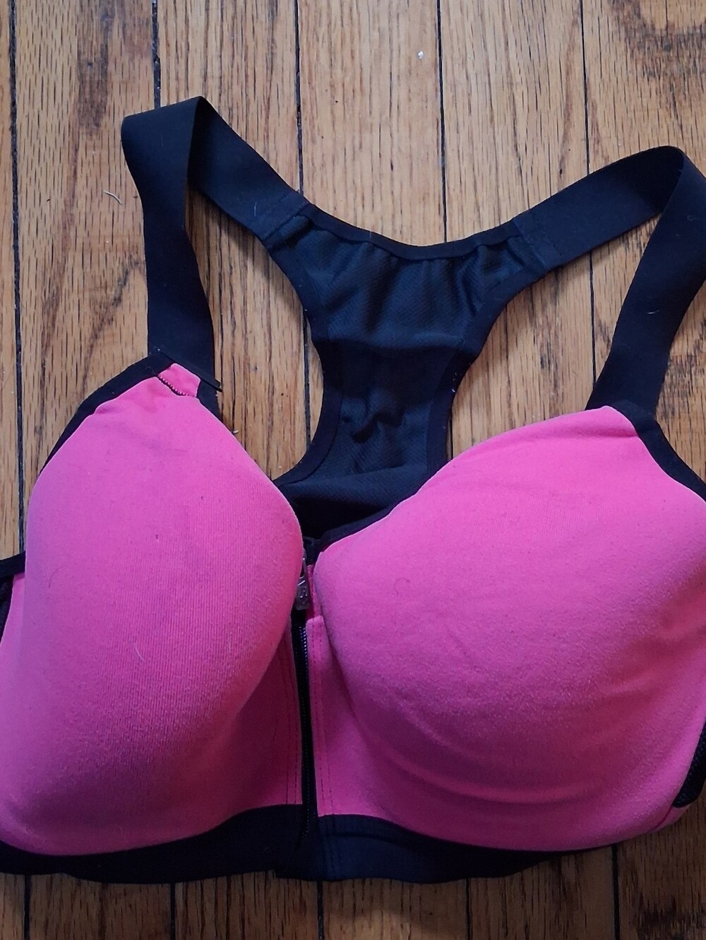 VSX Sport Victoria's Secret - Pink/Black Zipped Padded Sports Bra. Size 34D